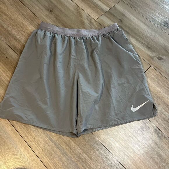 Nike Grey Athletic Workout Shorts 7” Men Large Bin‎ J-27 - Picture 1 of 5